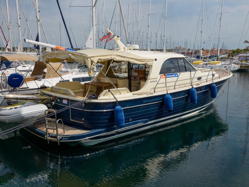 Book yachts online - motorboat - Adriana 44 - Stone Haven - rent