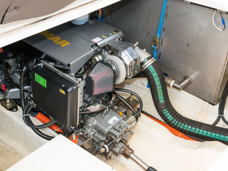 Book yachts online - motorboat - Adriana 44 - Stone Haven - rent