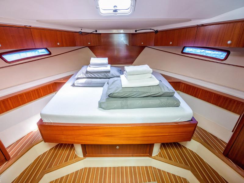 Book yachts online - motorboat - Adriana 44 - Stone Haven - rent