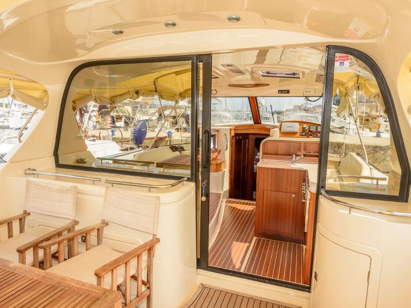 Book yachts online - motorboat - Adriana 44 - Stone Haven - rent