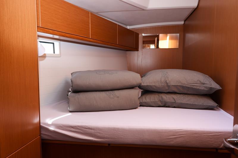 Book yachts online - sailboat - Bavaria Cruiser 46 - Gracia - rent