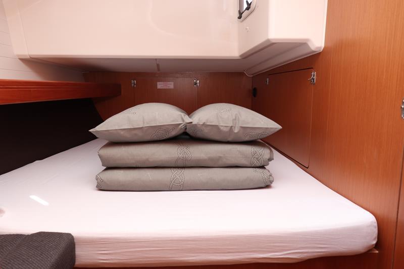 Book yachts online - sailboat - Bavaria Cruiser 46. - Avelina - rent