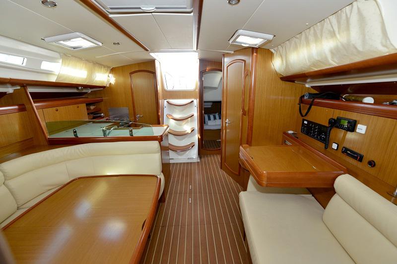 Book yachts online - sailboat - Sun Odyssey 42i - Vispera  - rent