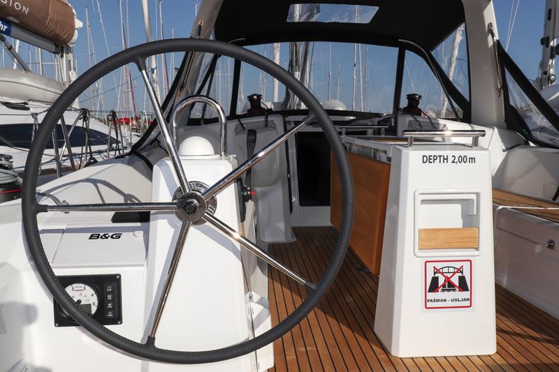 Book yachts online - sailboat - Oceanis 38.1 - Dama - rent