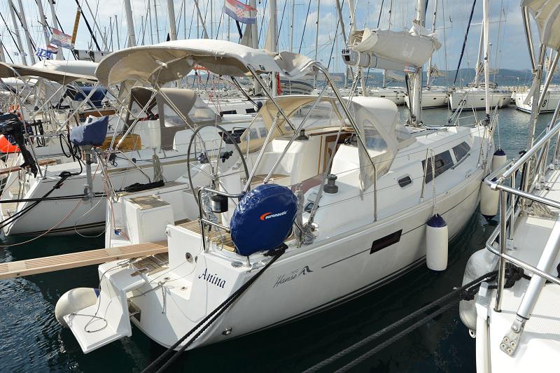 Book yachts online - sailboat - Hanse 320 - Annina - rent