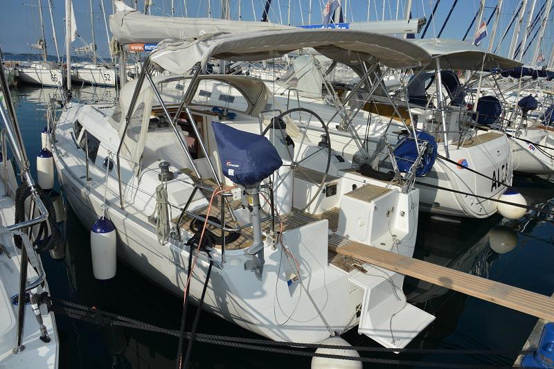 Book yachts online - sailboat - Hanse 320 - Annina - rent
