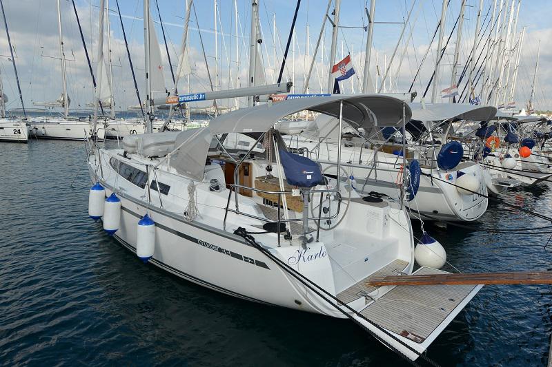 Book yachts online - sailboat - Bavaria Cruiser 33 - Karlo - rent