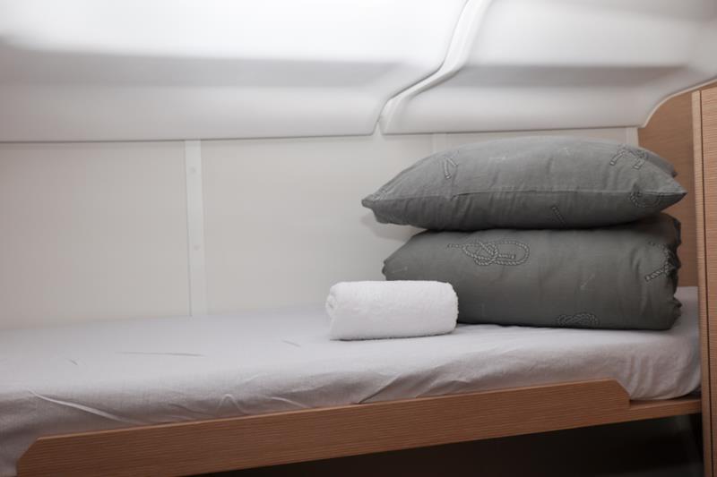 Book yachts online - sailboat - Elan 45 Impression - Goldfinger  - rent