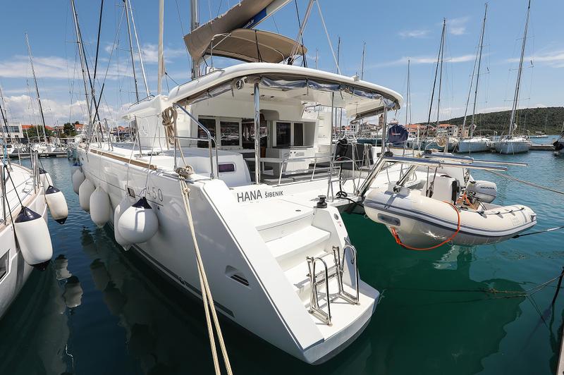 Book yachts online - catamaran - Lagoon 450 - Paula &amp; Hana - rent