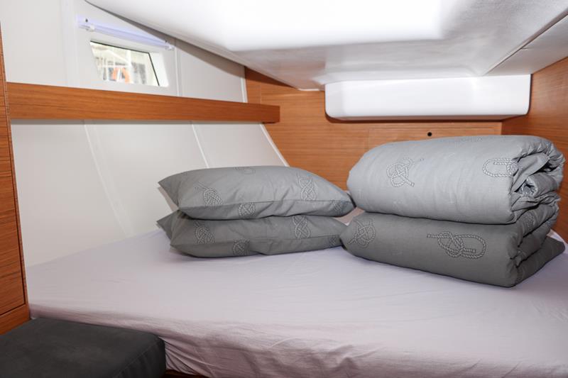 Book yachts online - sailboat - Elan 45 Impression - Her Majesty  - rent