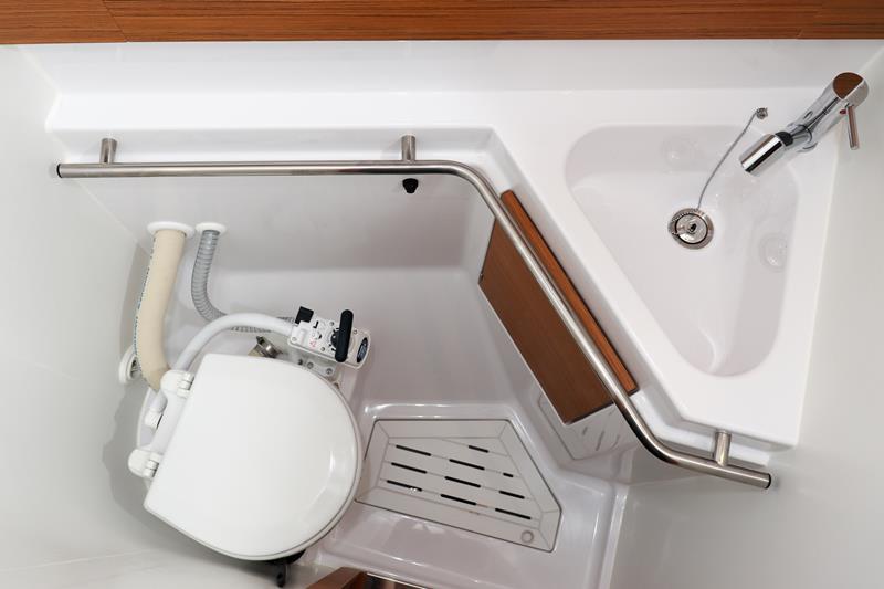 Book yachts online - sailboat - Elan 45 Impression - Her Majesty  - rent