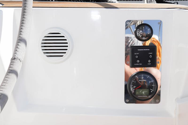 Book yachts online - sailboat - Bavaria Cruiser 34 - 3 cab - Aria  - rent