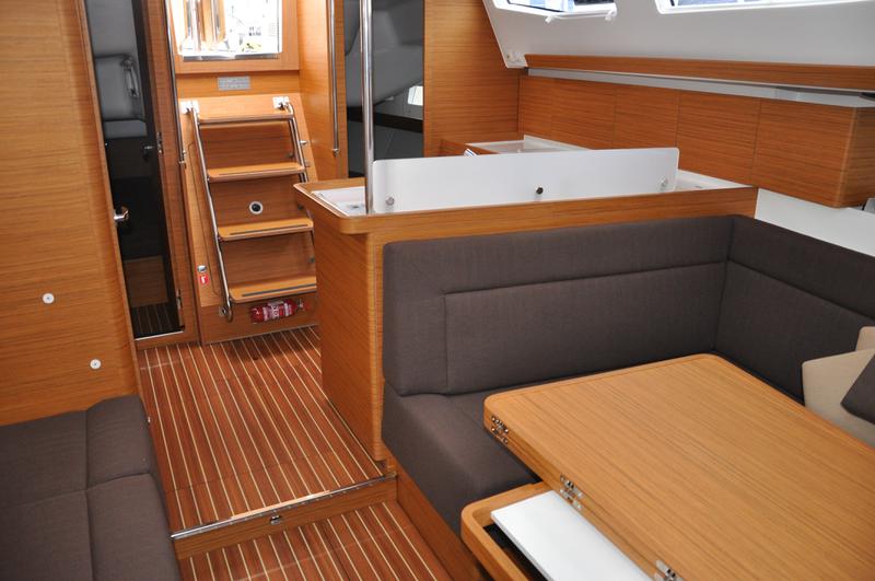 Book yachts online - sailboat - Elan 40 Impression - Evita - rent