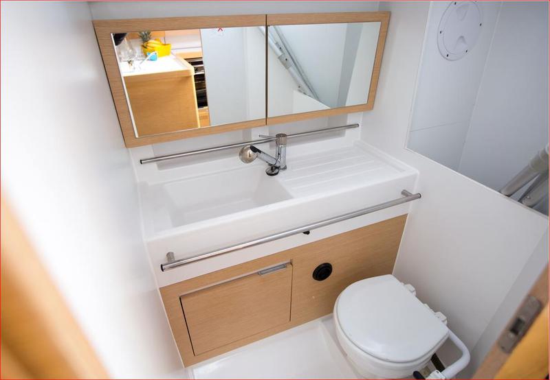 Book yachts online - sailboat - Elan 350 - Romeo - rent