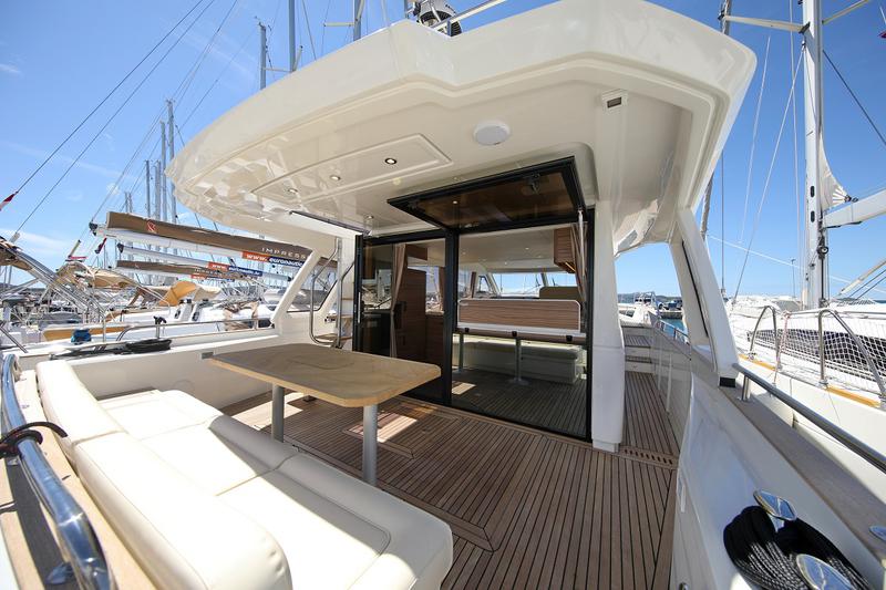 Book yachts online - motorboat - Greenline  48 Fly - Noah - rent