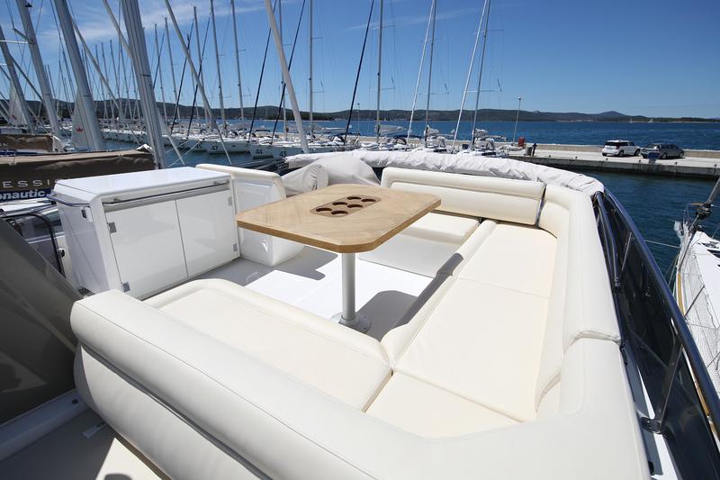 Book yachts online - motorboat - Greenline  48 Fly - Noah - rent