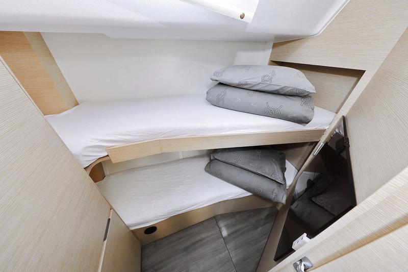 Book yachts online - sailboat - Elan  50 Impression - Abena - rent