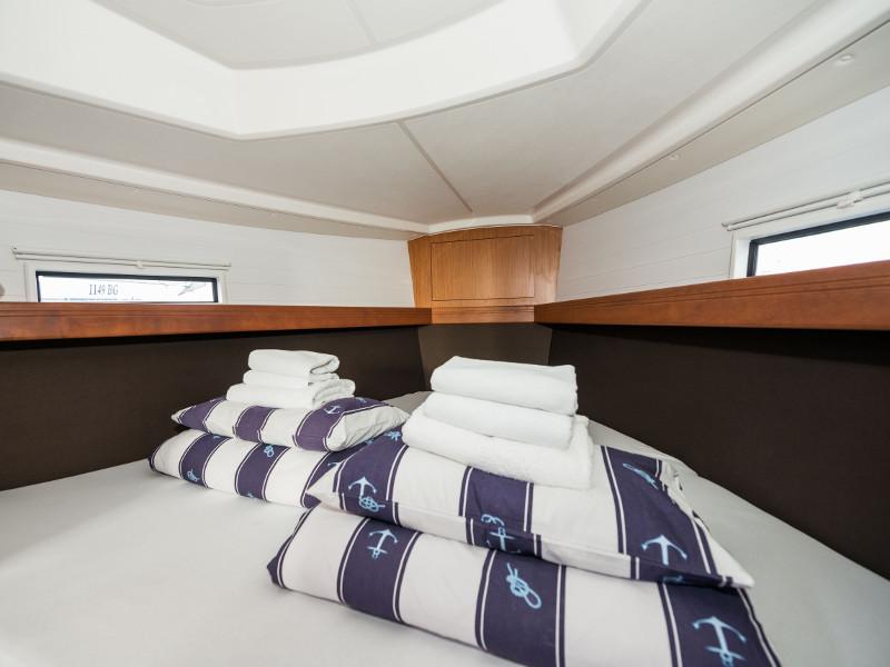 Book yachts online - sailboat - Bavaria Cruiser 37 - Rea - rent