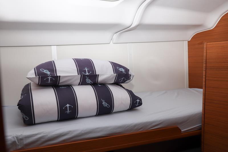 Book yachts online - sailboat - Elan 45 Impression - Indiana - rent