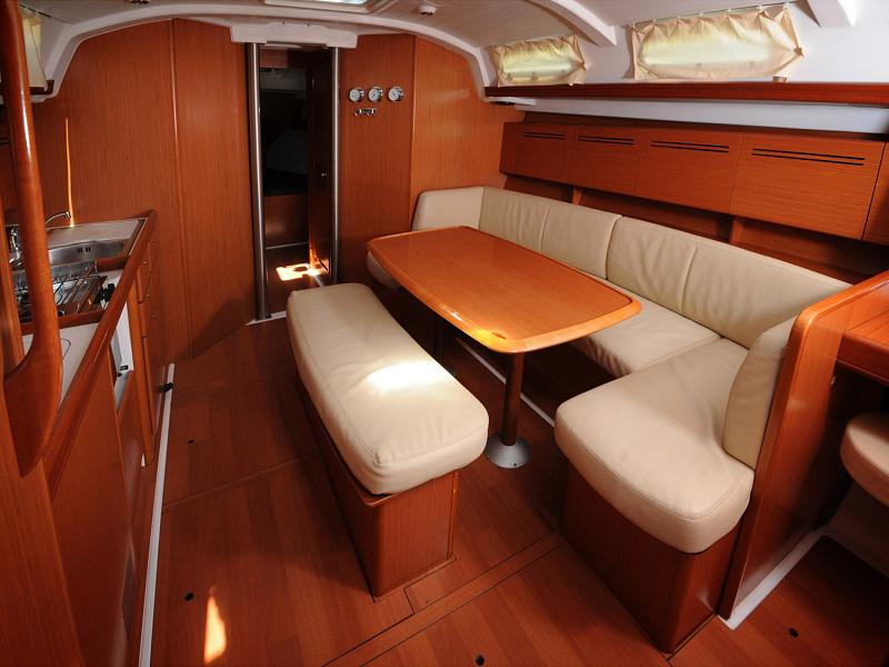 Book yachts online - sailboat - Cyclades 43.4 - Katarina II - rent