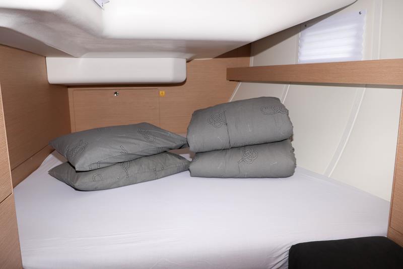 Book yachts online - sailboat - Elan 45 Impression - Casino Royale I - rent