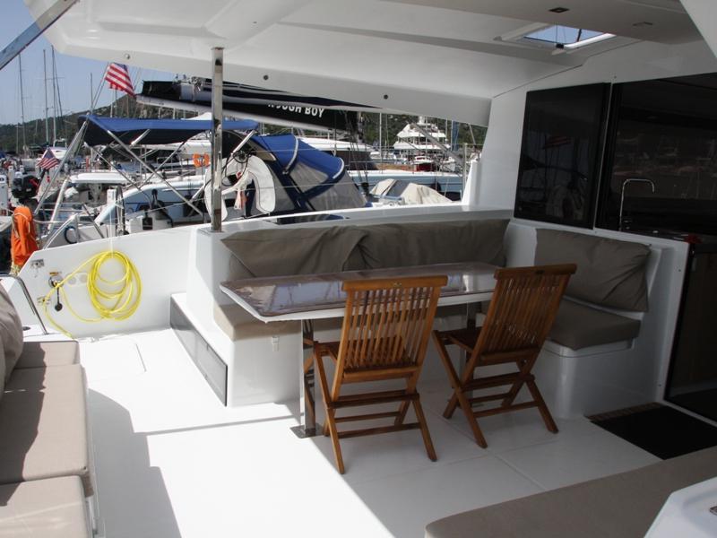 Book yachts online - catamaran - Lucia 40 - Sky Maria - rent