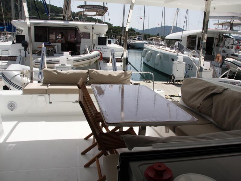 Book yachts online - catamaran - Lucia 40 - Sky Maria - rent