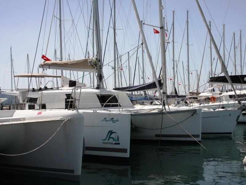 Book yachts online - catamaran - Lucia 40 - Sky Maria - rent