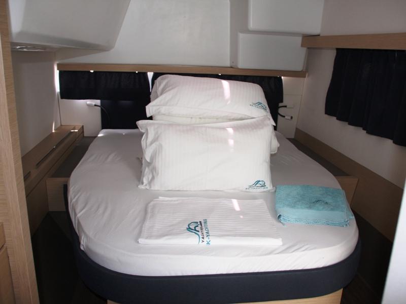 Book yachts online - catamaran - Lucia 40 - Sky Maria - rent