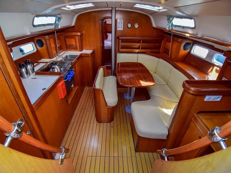 Book yachts online - sailboat - Oceanis 411 - Burda - rent