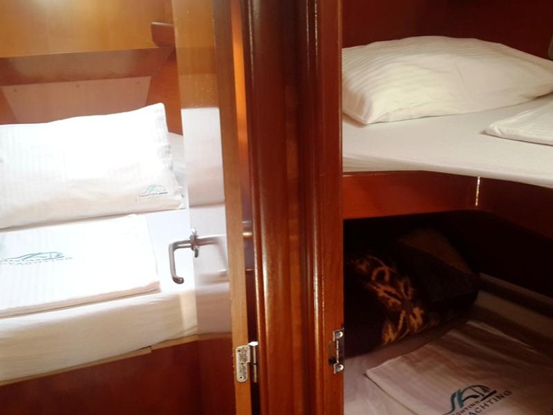 Book yachts online - sailboat - Oceanis 411 - Burda - rent