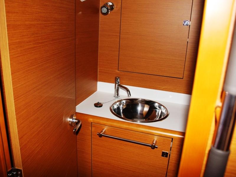 Book yachts online - sailboat - Sun Odyssey 439 - Code - rent