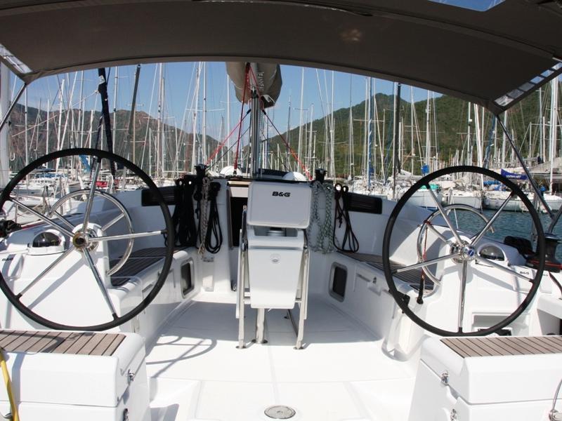 Book yachts online - sailboat - Sun Odyssey 439 - Code - rent