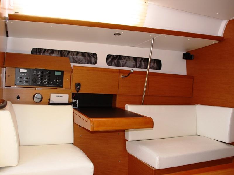 Book yachts online - sailboat - Sun Odyssey 439 - Code - rent