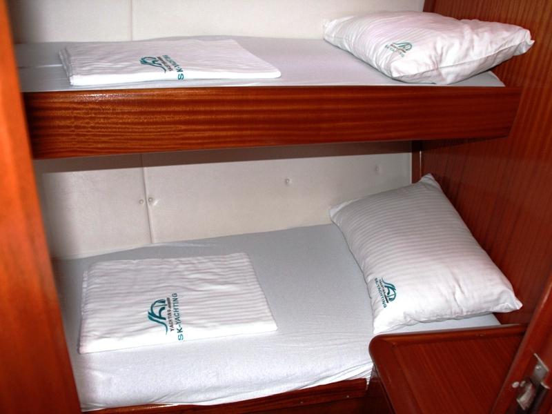 Book yachts online - sailboat - Bavaria 44 - Nil Mare - rent