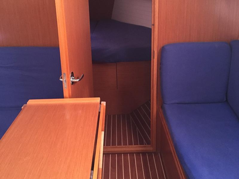 Book yachts online - sailboat - Bavaria 35 Cruiser - Hiba - rent