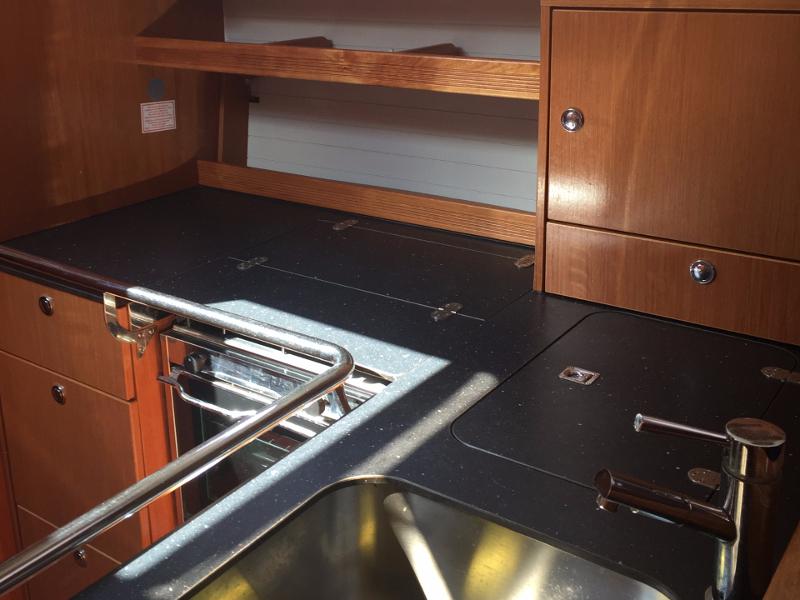 Book yachts online - sailboat - Bavaria 35 Cruiser - Hiba - rent