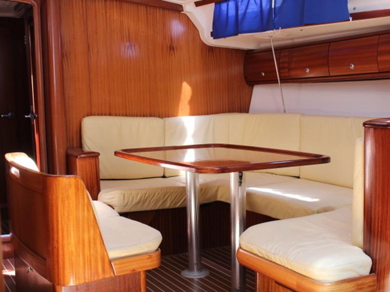 Book yachts online - sailboat - Bavaria 44 - Bonnie - rent