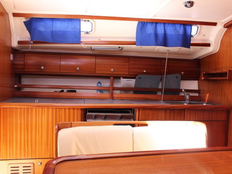 Book yachts online - sailboat - Bavaria 44 - Bonnie - rent