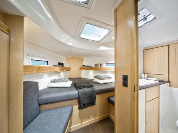 Book yachts online - sailboat - Bavaria Cruiser 40 - STAR PHILIP - rent