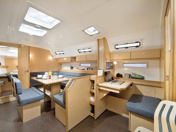 Book yachts online - sailboat - Bavaria Cruiser 40 - STAR PHILIP - rent