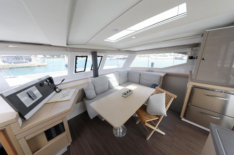 Book yachts online - catamaran - FP Lucia 40 - ANDARO - rent