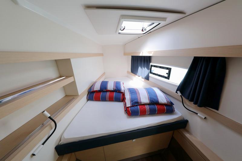 Book yachts online - catamaran - FP Lucia 40 - ANDARO - rent