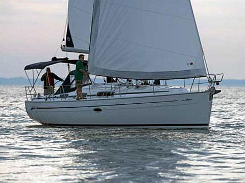 Book yachts online - sailboat - Bavaria 38 Cruiser - CORI - rent