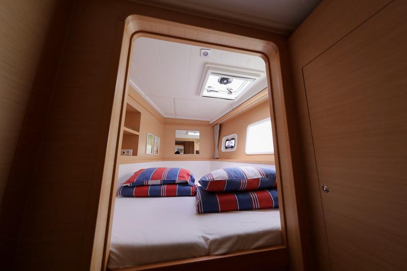 Book yachts online - catamaran - Lagoon 39 - WHITE PEARL - rent