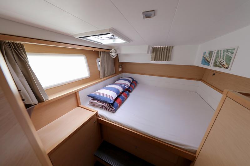 Book yachts online - catamaran - Lagoon 39 - WHITE PEARL - rent