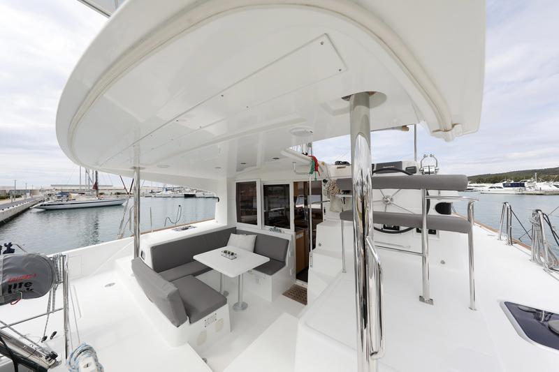 Book yachts online - catamaran - Lagoon 39 - WHITE PEARL - rent