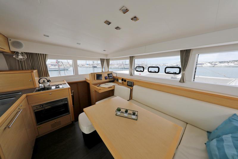 Book yachts online - catamaran - Lagoon 39 - WHITE PEARL - rent
