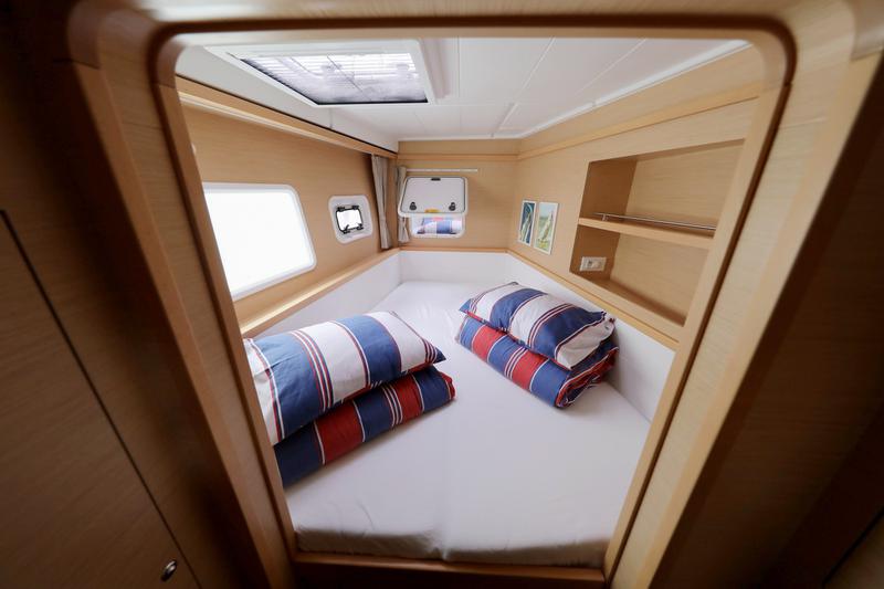 Book yachts online - catamaran - Lagoon 39 - WHITE PEARL - rent