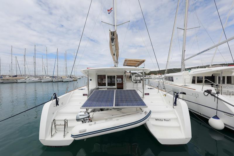 Book yachts online - catamaran - Lagoon 39 - WHITE PEARL - rent